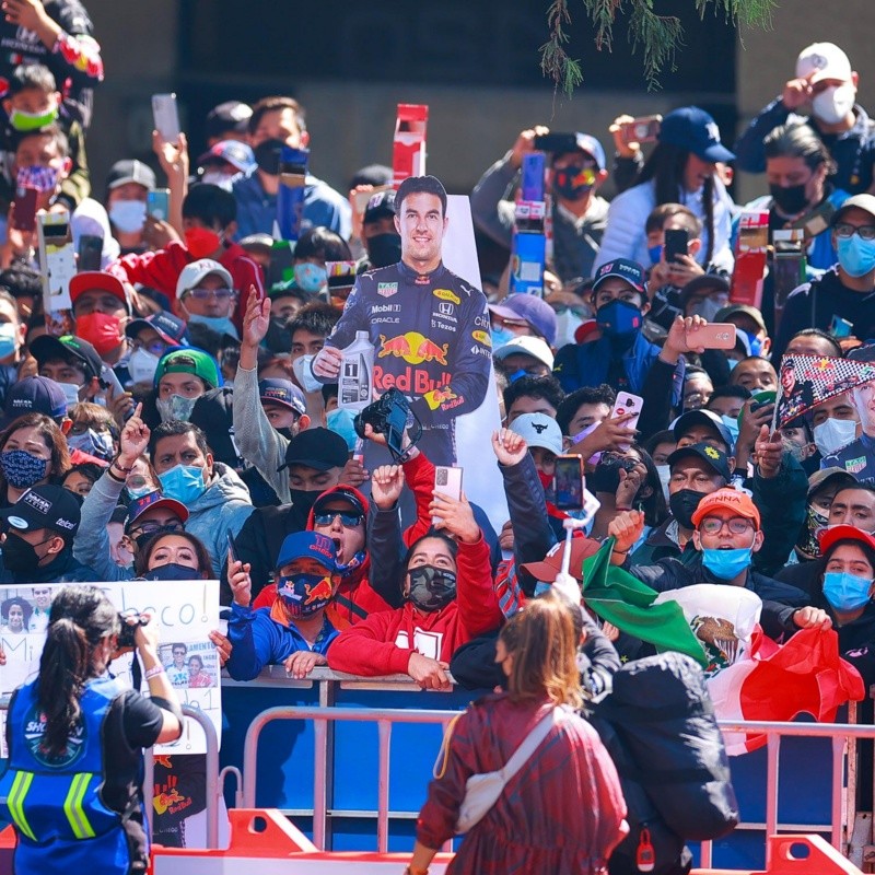 ¿Y el COVID? Paseo de la Reforma se desborda por Checo Pérez