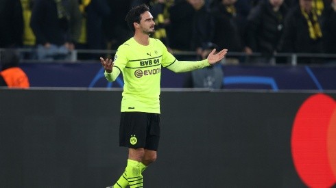 Hummels foi expulso quando o Borussia Dortmund vencia a partida (Foto: Getty Images)