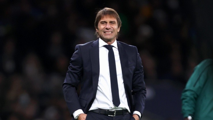 Antonio Conte debutó con victoria en Tottenham.