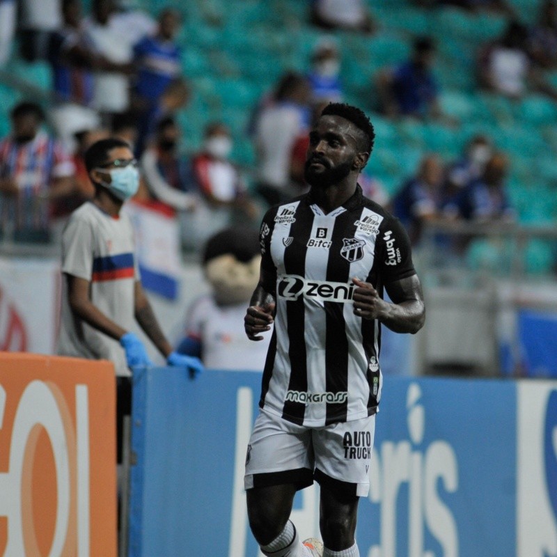 Tiago Nunes explica retorno de Mendoza ao time titular