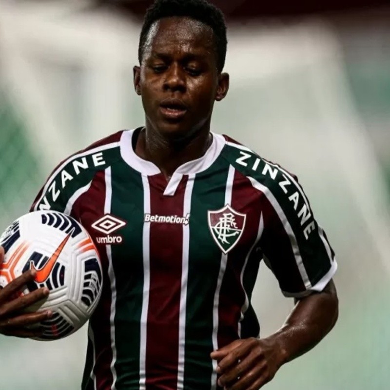 Cazares lamenta chances perdidas do Fluminense, mas destaca vitória com gol no fim