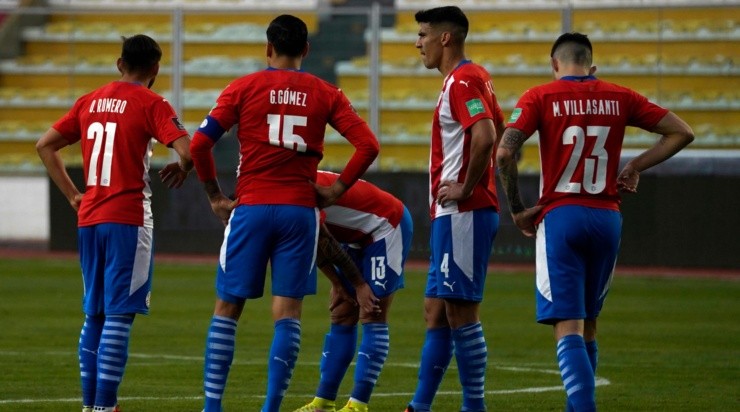 Jogadores do Paraguai, em campo pelas Eliminatórias (Foto: Getty Images)