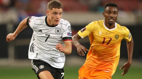 Florian Wirtz of Germany (left) and Solomon Udo of Armenia (right)