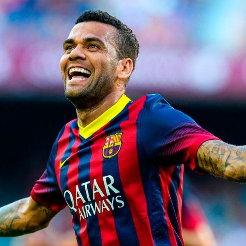 ¿Cómo formaría el Barcelona de Xavi Hernández con Dani Alves?