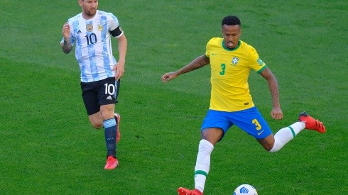 Brasil e Argentina voltam a se enfrentar após jogo suspenso de setembro, também pelas Eliminatórias; Albiceleste não vence arquirrival nesta competição há mais de 16 anos
