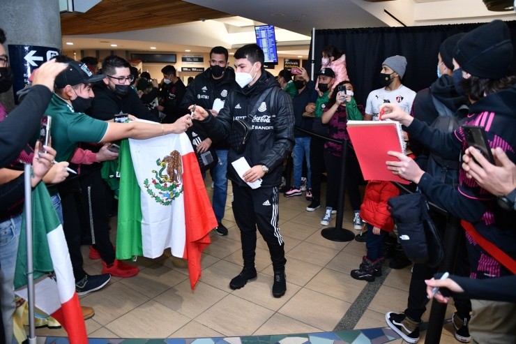 Los mexicanos en Canadá le demostraron su apoyo a los jugadores del Tri (Imago 7)