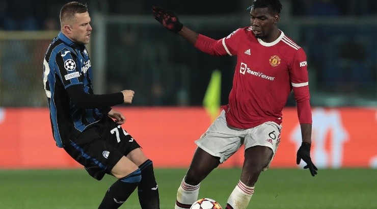 Josip Ilicic of Atalanta BC and Paul Pogba of Manchester United (Photo by Emilio Andreoli/Getty Images)