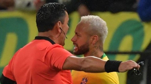 Roberto Tobar recibe dura suspensión tras el arbitraje del Brasil - Colombia