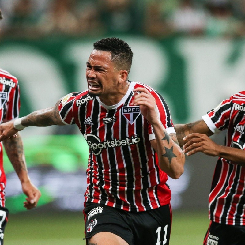 São Paulo vence o Palmeiras por 2 a 0 e respira na luta contra o rebaixamento