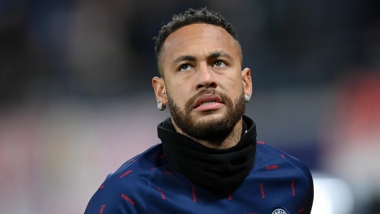 Neymar podría perderse un duelo clave por Champions League.