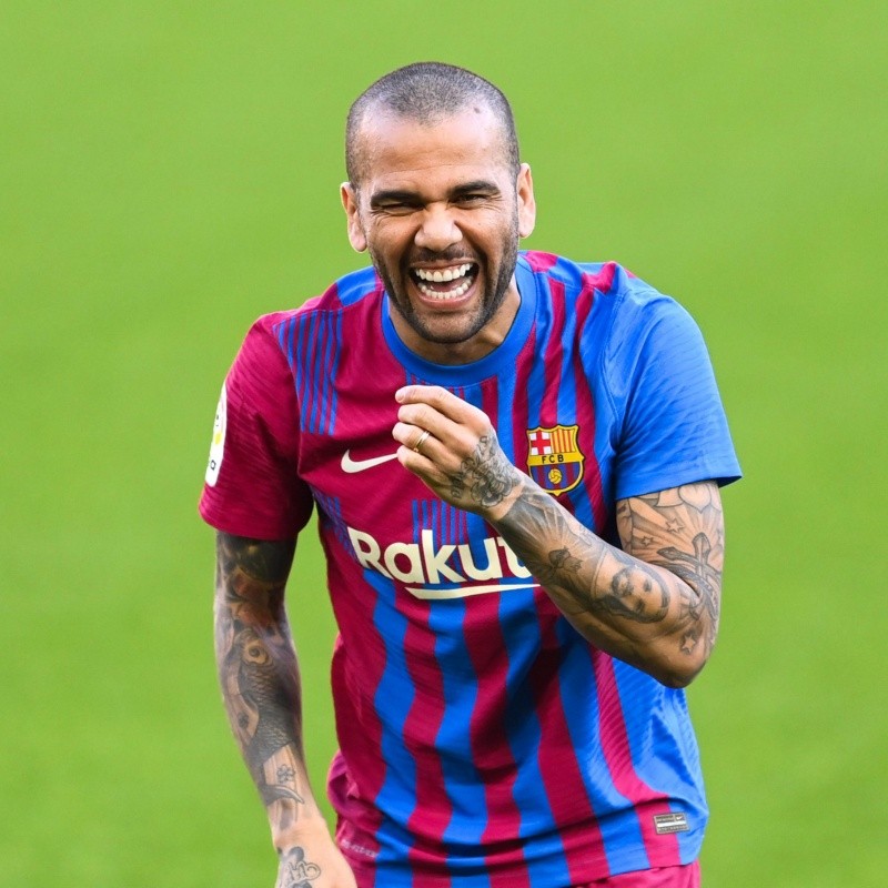 Se filtró el humilde salario que percibirá Dani Alves en su vuelta a Barcelona