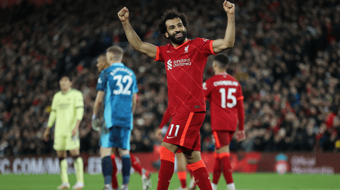 Salah celebra con Liverpool.
