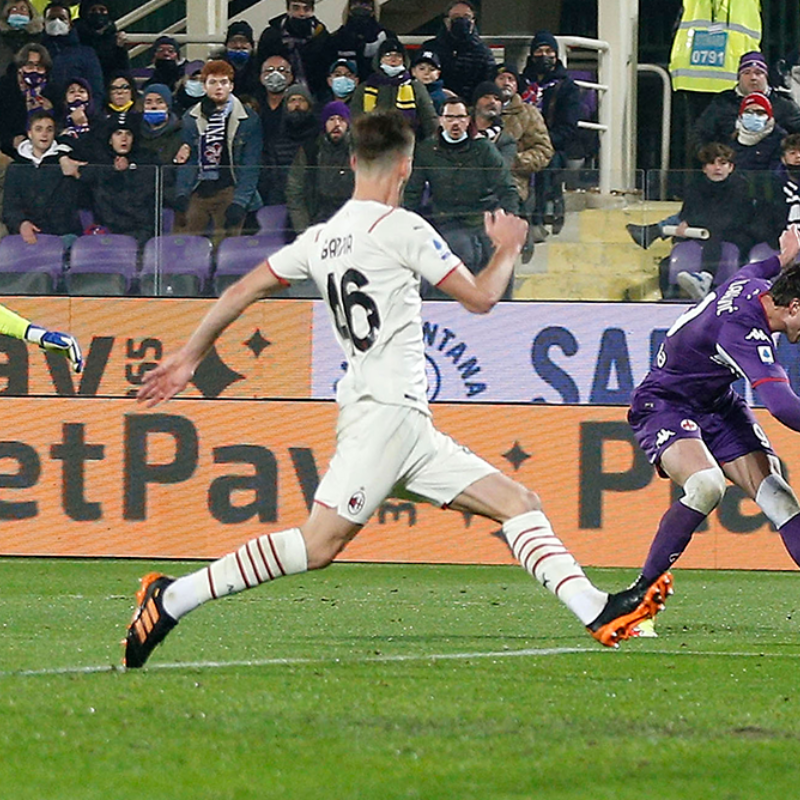 Infame error de Ciprian Tatarusanu de Milan ante Fiorentina: gol de arquero