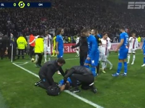 Clássico entre Lyon e Olympique de Marselha é interrompido após garrafa arremessada atingir jogador