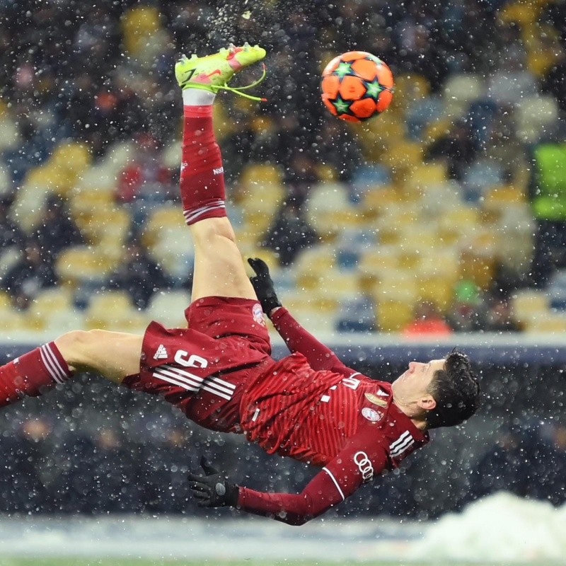 El increíble gol de chilena de Robert Lewandowski