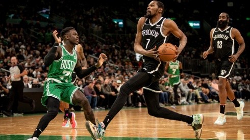 LeBron James con Brooklyn Nets ante Boston Celtics