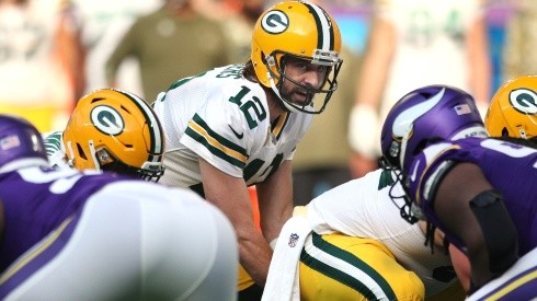Aaron Rodgers con Green Bay Packers ante Minnesota Vikings