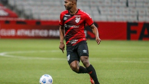 Gabriel Machado/AGIF -Nikão, meia do Athletico-PR