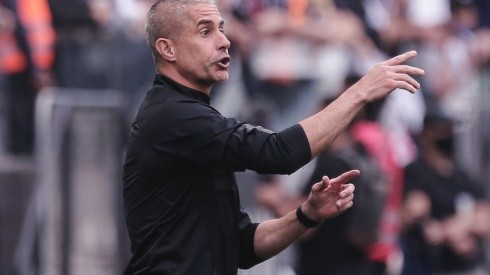 Ettore Chiereguini/AGIF - Sylvinho, técnico do Corinthians