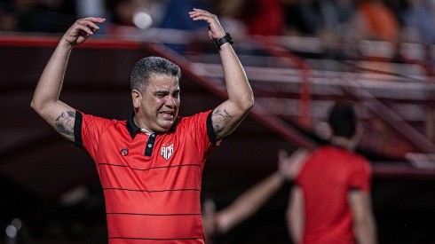 Marcelo Cabo, técnico do Atlético-GO (Foto: Heber Gomes/AGIF)