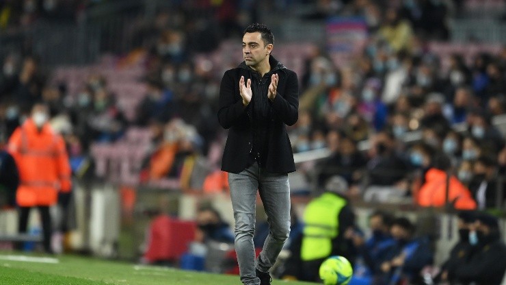 Xavi Hernández continúa modelando a Barcelona.