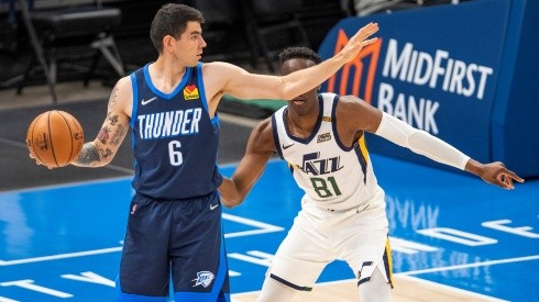 Gabriel Deck jugando para Oklahoma City Thunder ante Utah Jazz