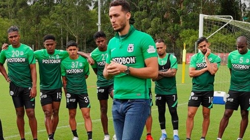 Helio Neto se puso la camiseta de Nacional y dio una charla a los jugadores del cuadro Verdolaga.