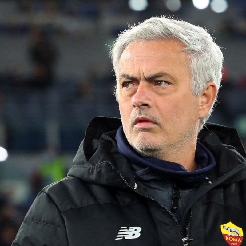 Report: Amid Roma problems, Mourinho is being targeted by a Premier League club