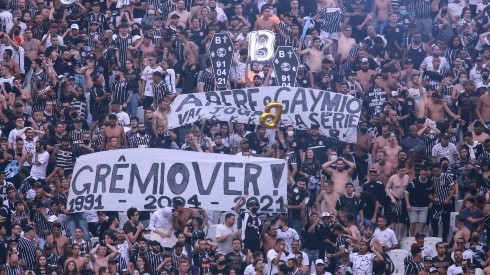 Foto: (Ettore Chiereguini/AGIF) - A torcida do Corinthians revidou a gozação de 2007