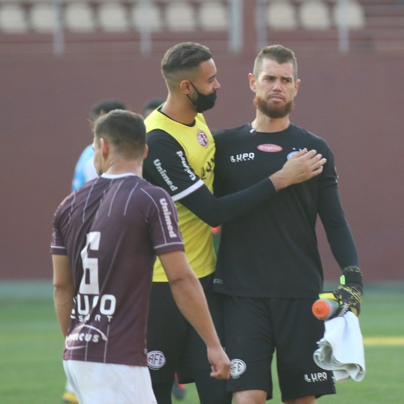 Portuguesa recebe “ok” de goleiro e está próximo de anunciar reforço para 2022; jogador chega para brigar com Thomazella