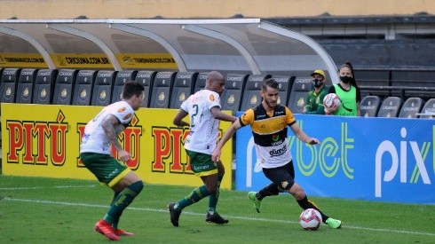 Foto: Caio Marcello/AGIF/ Criciúma renova contrato com meia para a temporada de 2022, quando disputará a Série B do Campeonato Brasileiro.
