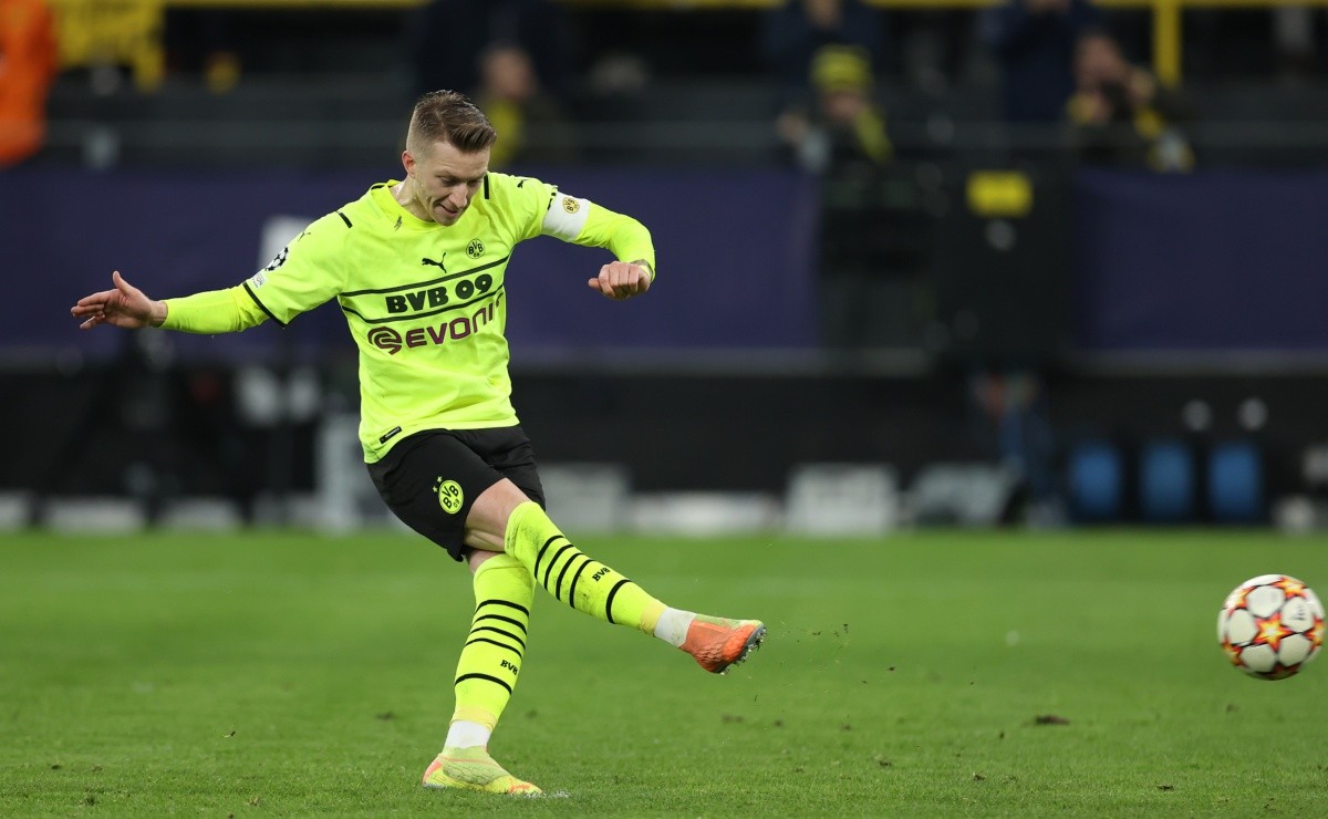 Marco Reus on Borussia Dortmund  Caras do futebol, Futebol, Caras