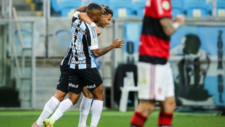 Flamengo Nação Agita Web Solicitando Pacotão De Reforços De Jogadores Do Grêmio