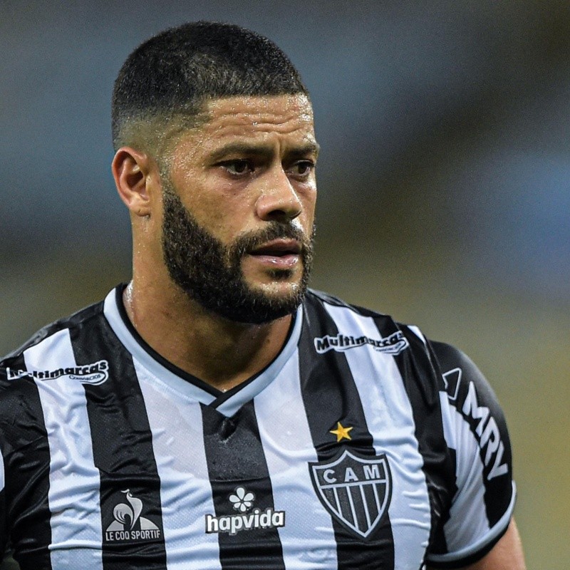 Hulk expõe especulações e abre o jogo sobre não ter fechado com o Verdão: ‘’Muitos me ligavam do Palmeiras”