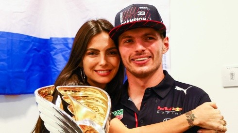 Max Verstappen celebró junto a su pareja, Kelly Piquet.