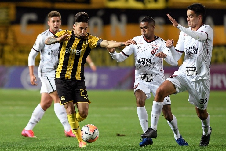 Jonathan Urretaviscaya 