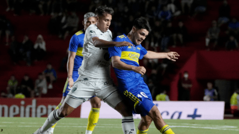 Boca revalidó un año histórico y goleó a Sarmiento para alzar el Trofeo de Campeones