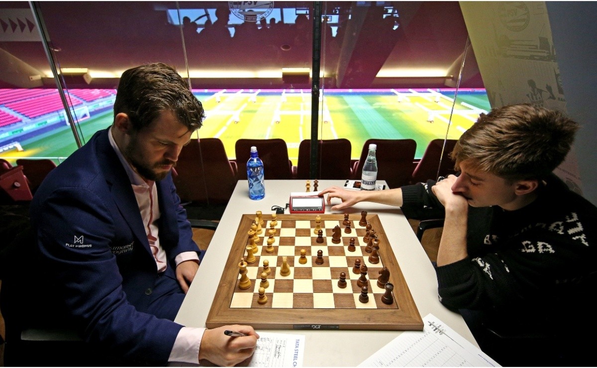 Offerspill Sjakklubb - Magnus Carlsen is streaming a match against Daniil  Dubov! Tune in on