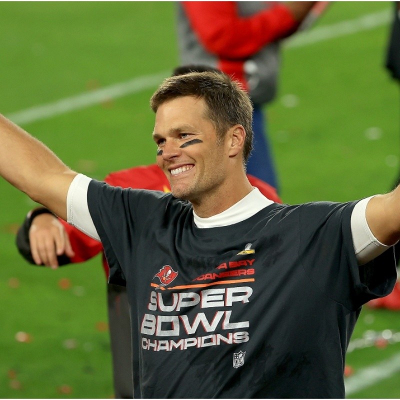 New Jersey man Scott Spina busted for selling fake Tom Brady Super