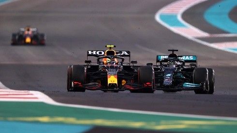 "No es normal": Verstappen analizó la defensa de Checho sobre Hamilton