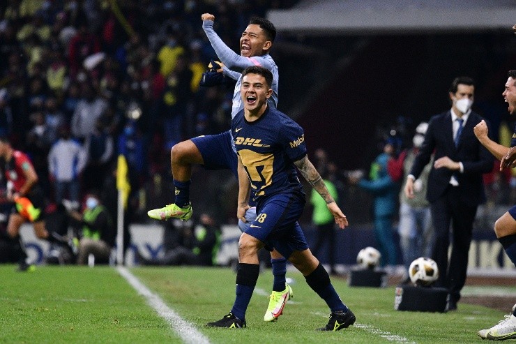 Marco García festejando uno de los goles de Pumas (Imago 7)