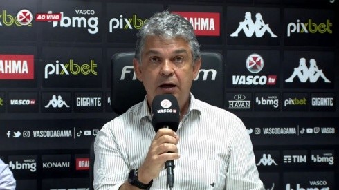 Foto: Reprodução Vasco TV/YouTube | Carlos Brazil é avisado sobre investimento que o Vasco vai ter que fazer se quiser '9 ideal'
