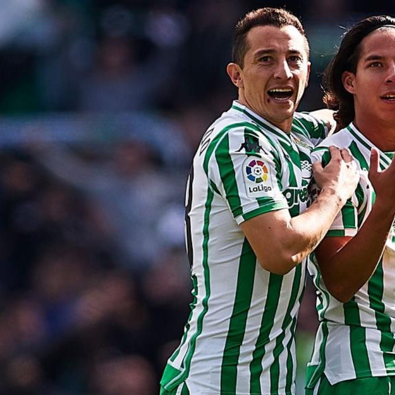 Diego Lainez y Andrés Guardado titulares en Betis