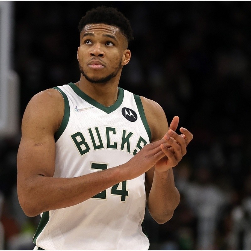 Milwaukee Bucks vs Detroit Pistons: Preview, predictions, odds and how to watch or live stream free 2021/2022 NBA regular season in the US today