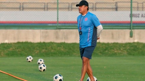 Juan Reynoso dirigió la práctica de Cruz Azul este lunes.