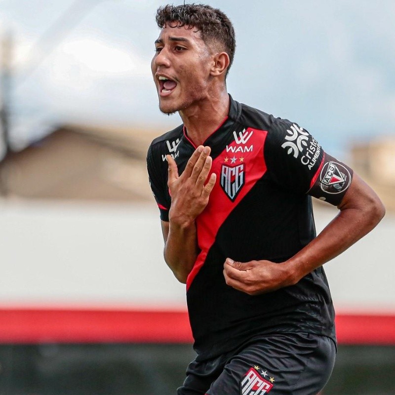 Atacante do Atlético-GO é sondado pelo Flamengo, mas garante foco para brigar por artilharia da Copinha