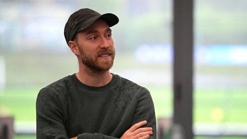 Eriksen en charla con su ex equipo, Inter.