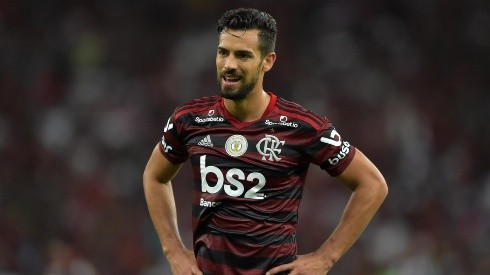 Pablo Marí fez sucesso pelo Flamengo (Foto: Thiago Ribeiro/AGIF)