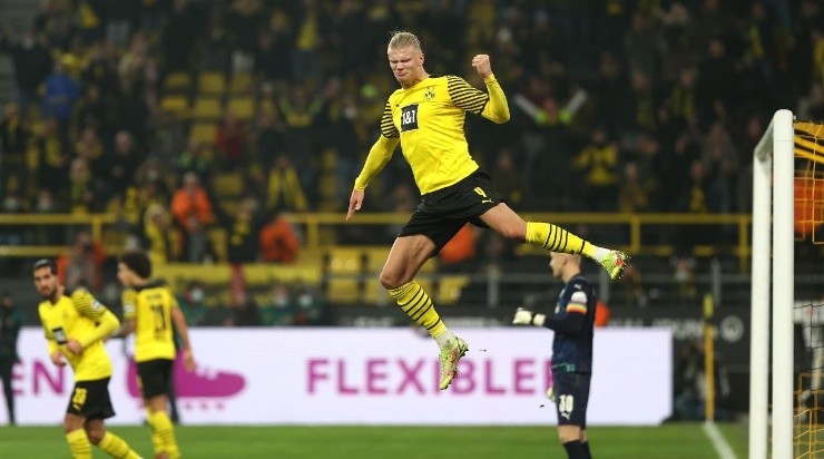 Erling Haaland of Borussia Dortmund (Photo by Dean Mouhtaropoulos/Getty Images)