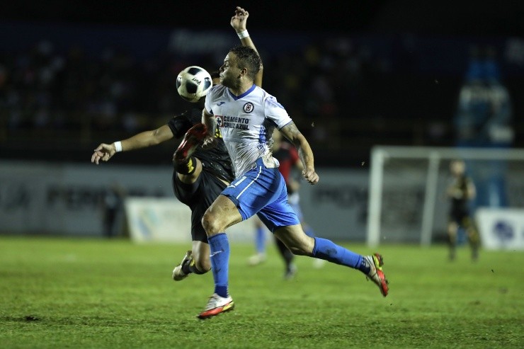 “Cabecita” Rodríguez marcó 50 goles con Cruz Azul (Fuente: Imago7)